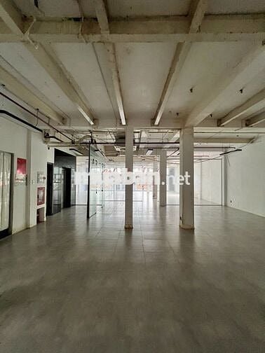 Trần cao 3m5 - Nguyễn Gia Trí (D2) - 7 tầng gần 2000m2 giá chỉ 2xx !!!