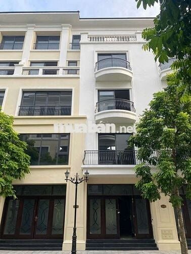 Bán căn bietj thự 70m2 khu san hô sát hồ tạo sóng giá hơn 11 tỷ OCP2