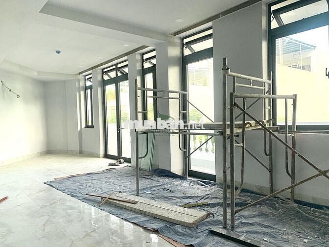 CHO THUÊ NHÀ LÔ GÓC MỚI XÂY KĐT HÀ QUANG 1 GIÁ 35 TRIỆU/THÁNG