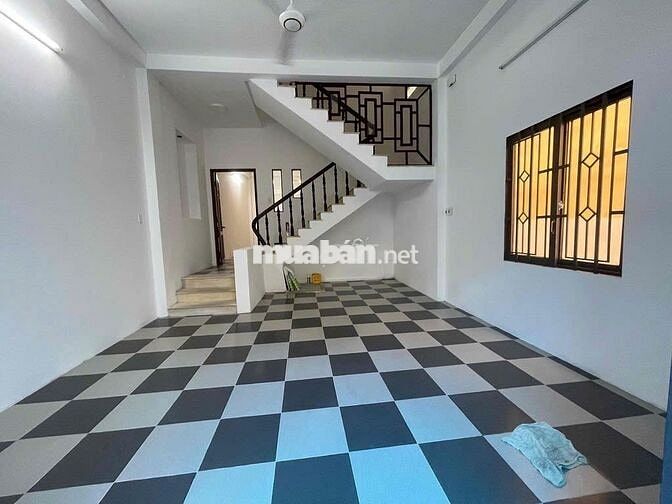 Cho thuê nhà mặt tiền đường Tân Sơn Nhì, dt 4x27 trệt 3 lầu