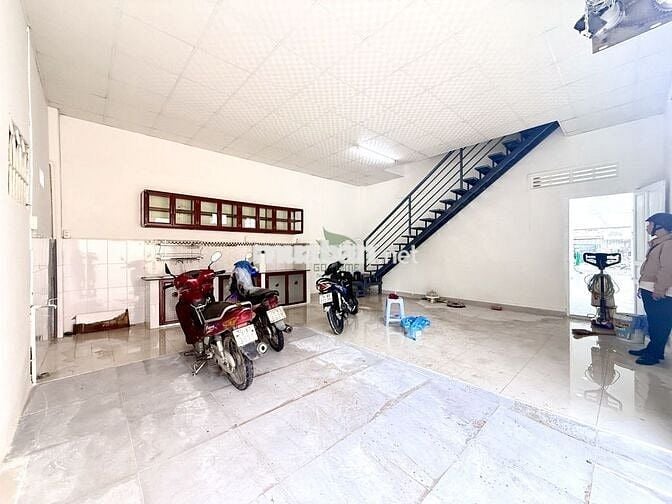 CHO THUÊ NHÀ 2 MẶT TIỀN ĐƯỜNG NGUYỄN THỊ MINH KHAI GIÁ 65 TRIỆU/THÁNG
