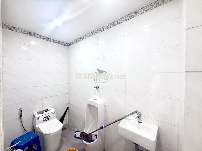 CHO THUÊ NHÀ 2 MẶT TIỀN ĐƯỜNG NGUYỄN THỊ MINH KHAI GIÁ 65 TRIỆU/THÁNG