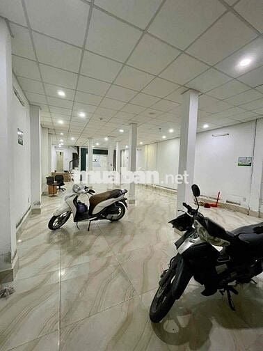 Cho thuê toà nhà 1 Trệt 3 lầu - Trần Quang Khải,Q1
