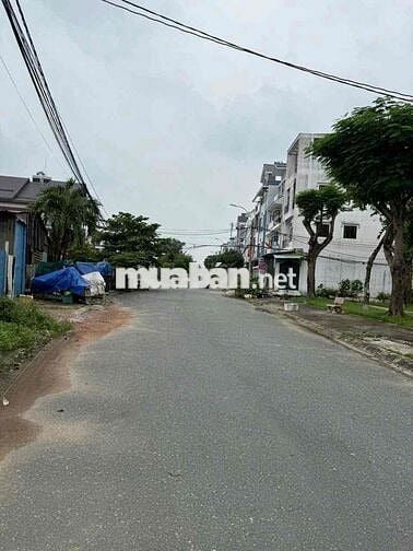 kho cho thuê an dương vương p16q8 DT 300m giá 20tr