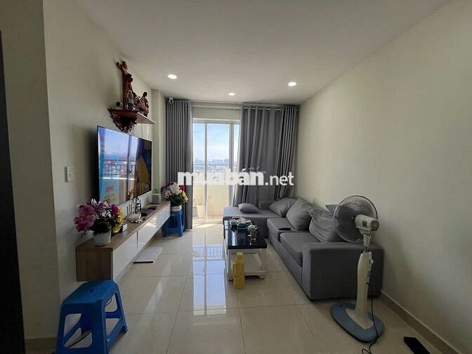 Cho thuê căn góc 79m2 3pn 2wc giá 9tr/th có nội thất