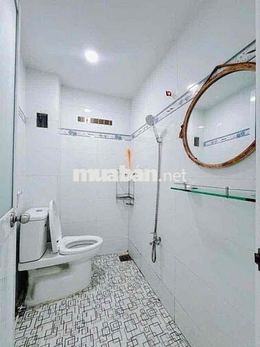Thuê Nhà Đẹp Nguyên Căn Vĩnh Hội Q4