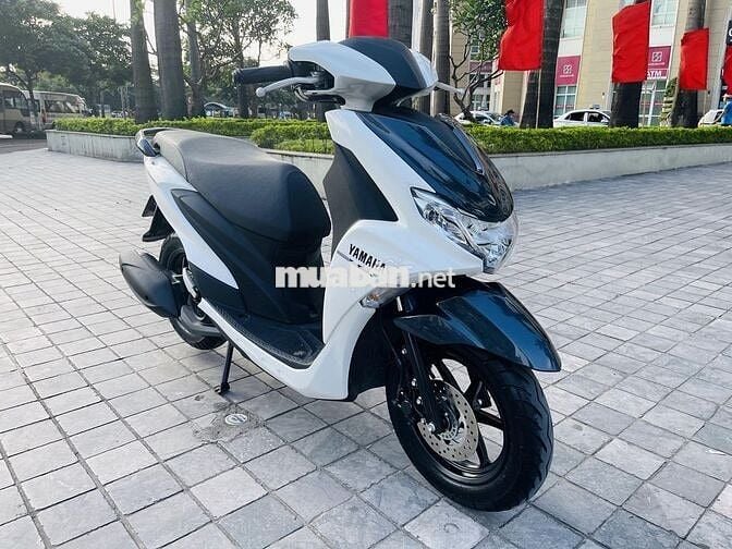 Xe máy Yamaha FreeGo màu trắng đen xe chính chủ