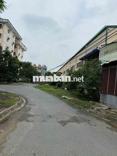 kho cho thuê an dương vương p16q8 DT 300m giá 20tr