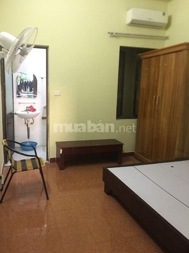 Cho thuê phòng 25m² tầng 2 đủ đồ ngõ 230 Lạc Trung HBT HN 