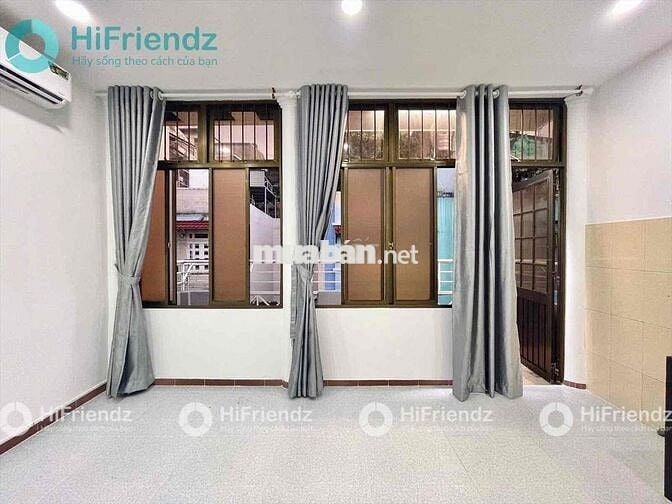 STUDIO BAN CÔNG - CỬA SỔ TRỜI GẦN CHÁN CẦU KIỆU