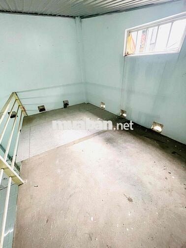 cho thuê phòng lớn tầng trệt 30m2 ngay mã lò - gò xoài