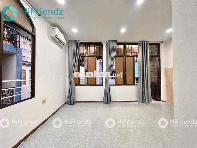 STUDIO BAN CÔNG - CỬA SỔ TRỜI GẦN CHÁN CẦU KIỆU