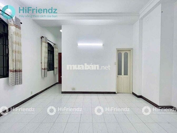 STUDIO BAN CÔNG - CỬA SỔ TRỜI GẦN CHÁN CẦU KIỆU