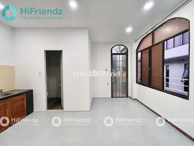 STUDIO BAN CÔNG - CỬA SỔ TRỜI GẦN CHÁN CẦU KIỆU