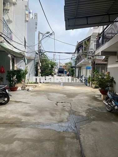 Nhà phố trệt lầu tại UB xã Phước Kiển. Sh công chứng ngay