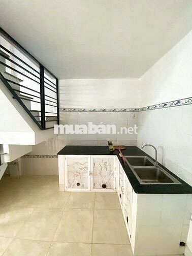 Nhà phố trệt lầu tại UB xã Phước Kiển. Sh công chứng ngay