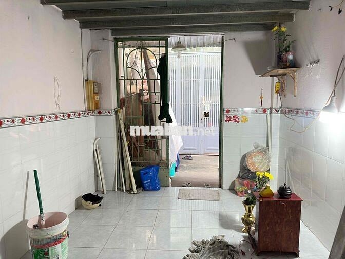 Cho thuê nhà hẻm trung tâm 12,5m², có gác suốt, gần chợ – trường –UBND