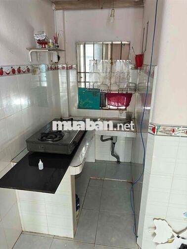 Cho thuê nhà hẻm trung tâm 12,5m², có gác suốt, gần chợ – trường –UBND