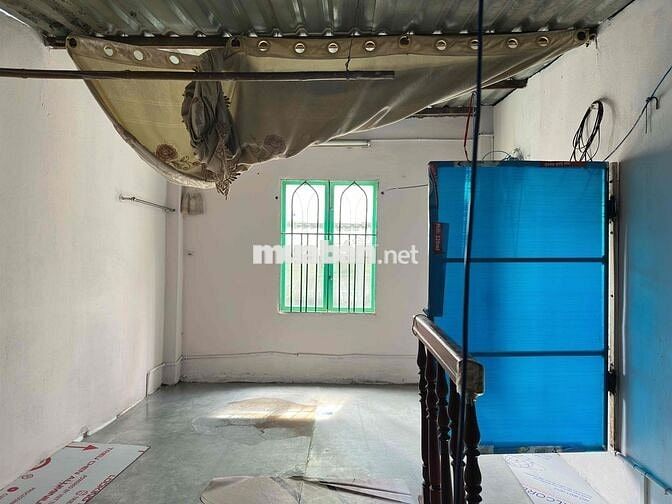 Cho thuê nhà hẻm trung tâm 12,5m², có gác suốt, gần chợ – trường –UBND