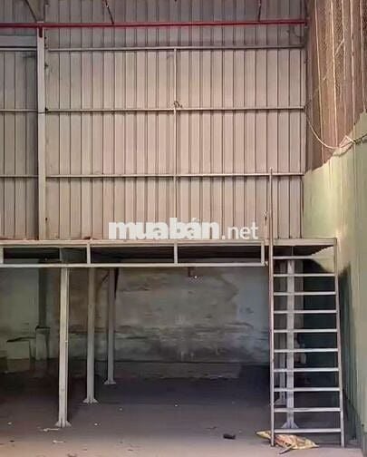 Cần cho thuê gấp kho giá rẻ ở Quận 7 diện tích 300m2 đường cont
