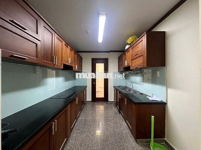 Cần bán căn hộ chung cư Hoàng Anh Thanh Bình, 3PN, View quận 1