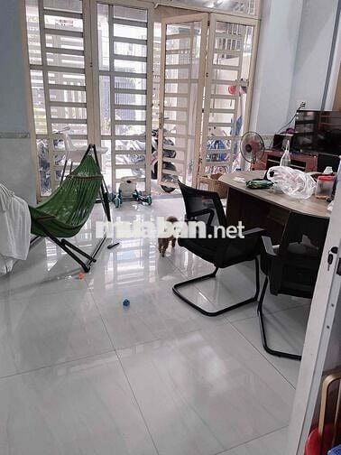 Cho thuê 5 x22-2 lầu -4 phong -sân phơi -dg xe hơi -Xat chợ Đại hải