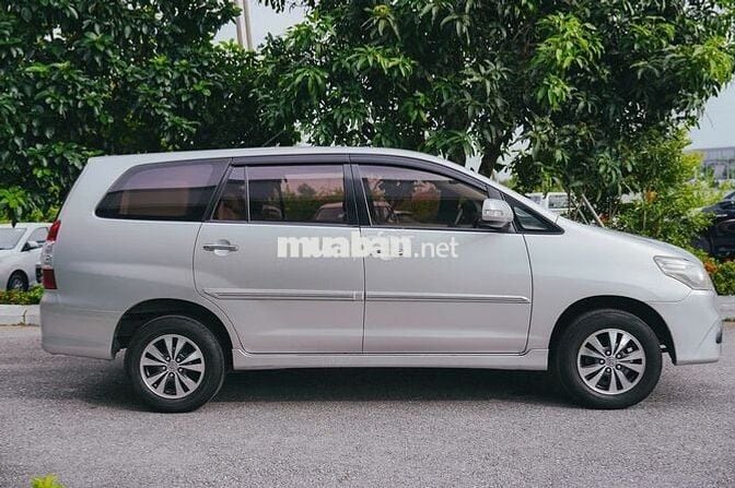 Toyota Innova 2015 2.0E - 230000 km