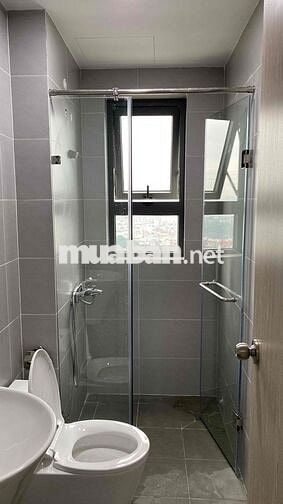 Thuê lâu dài căn góc hướng view Lê Trọng Tấn