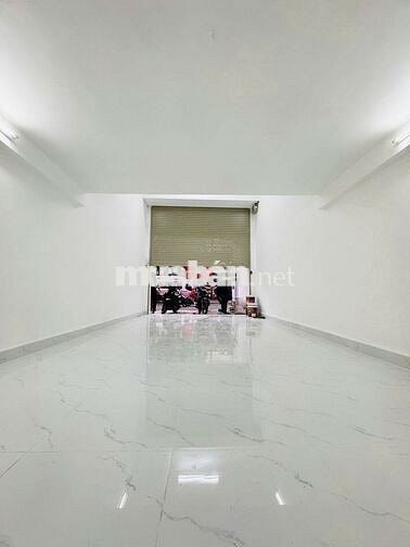 Nhà ngay góc MT Đinh Tiên Hoàng, Q1, nhà 5 tầng, DTS 220m2, 58 tr/th