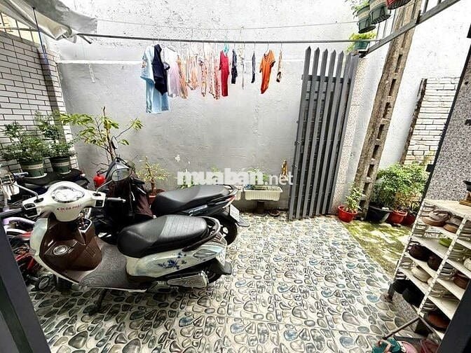 Bán Nhà Thới An Quận 12 - 2 Tầng 4,5m X 14m ngay HXH - Hơn 3. Đồng