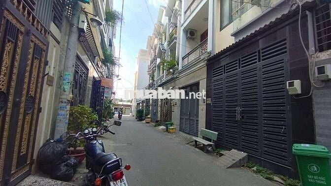 NHÀ TRỆT 2 LẦU TUM CẠNH KDC HỒNG LONG