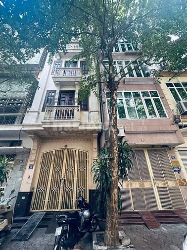 Nhà Khung 5,5 Tầng Ngõ 26 Nguyên Hồng Mặt Bằng 45m Mặt Tiền 4m