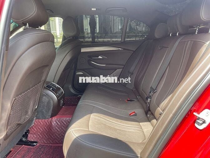 VinFast Lux A Plus 2022 - Màu đỏ - 4v2km
