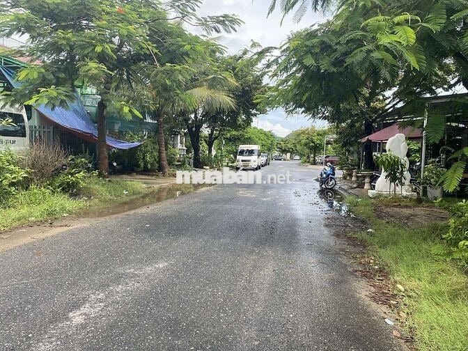 Bán đất tặng văn phòng đang cho thuê diện tích lớn