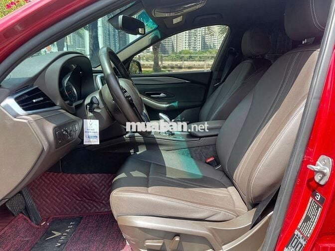 VinFast Lux A Plus 2022 - Màu đỏ - 4v2km