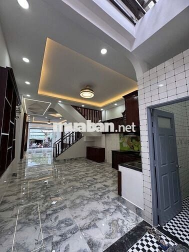 Bán nhà mặt tiền đường, ngay bến xe miền tây 4 tầng 5pn, đường rộng 7m