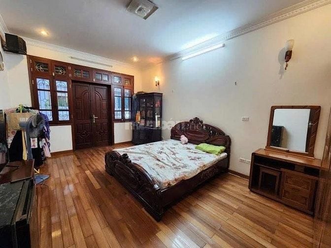 BÁN NHANH BIỆT THỰ - TT MỸ ĐÌNH  ♦️DT: 143m2 ~ 4 Tầng ♦️MT: 22.5m ~ Gi