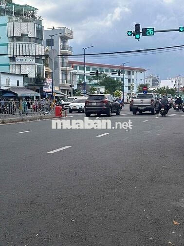 Cho thuê căn góc 2 mặt tiỀN đg số 30 sát TTTM AEON MALL