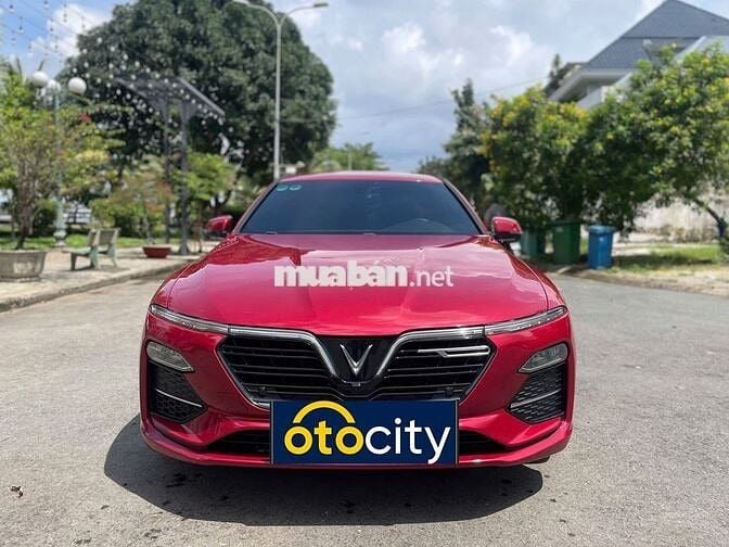 VinFast Lux A Plus 2022 - Màu đỏ - 4v2km