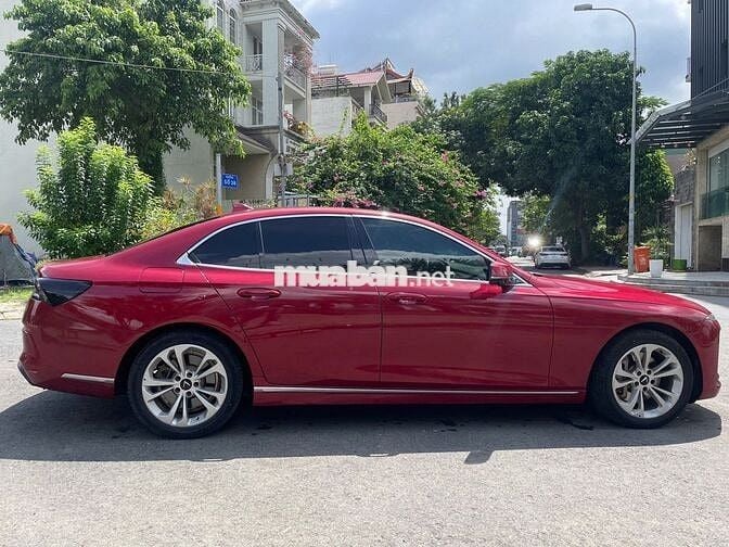 VinFast Lux A Plus 2022 - Màu đỏ - 4v2km