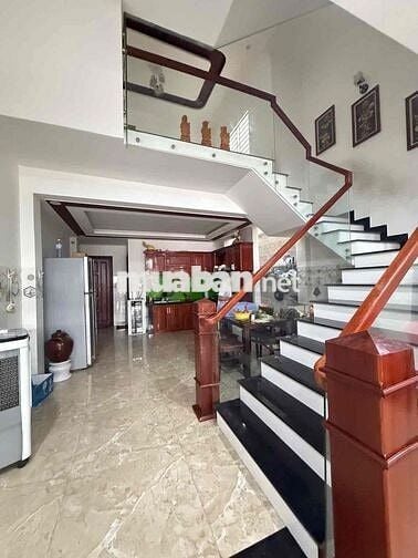 NHÀ 3 TẦNG 4 NGỦ RA BIỂN 300m RA CHỢ 100M KHU DÂN CƯ KD ĐÔNG ĐÚC