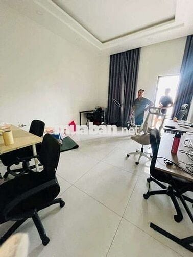 Siêu đẹp 4x20. 1 trệt 1 lửng 2 lầu 4 phòng ngủ 5vc