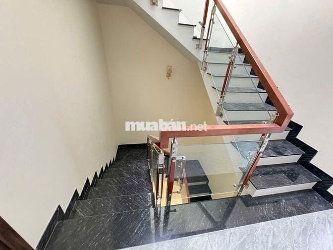 BÁN NHÀ CHÍNH CHỦ – VỊ TRÍ ĐẸP, GIÁ TỐT, SỔ HỒNG RIÊNG