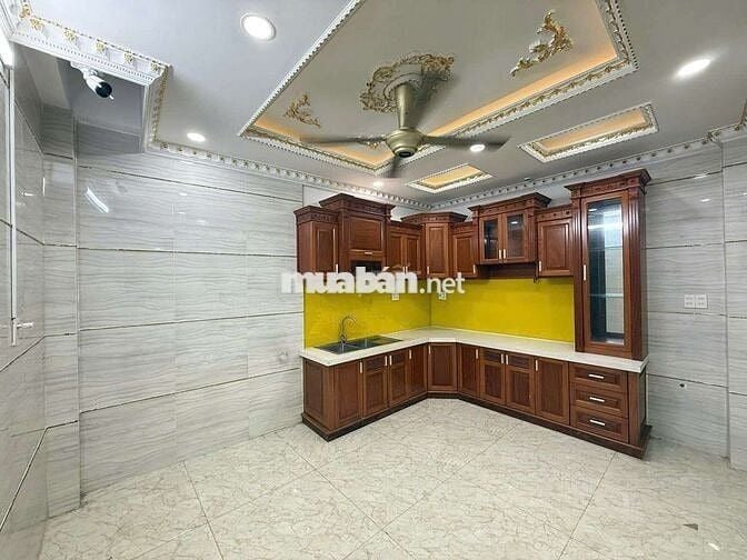NHÀ TRỆT LỬNG 2 LẦU TUM CẠNH VẠN PHÚC