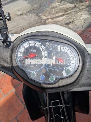 Xe máy Yamaha Sirius Fi 2014 màu đen trắng