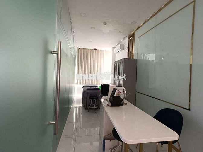 MẶT BẰNG CHO THUÊ HỢP TÁC KẾT HỢP GÓC MẶT TIỀN – TRUNG TÂM QUẬN 1