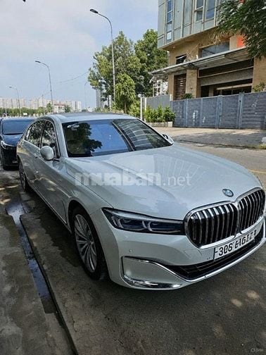 Bán xe BMW 730Li màu trắng sx năm 2020