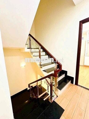 Giáp Phú Nhuận, Nhà ~50m2, 5 tầng 5PN, hẻm 6m, Nguyễn Văn Đậu, ở ngay