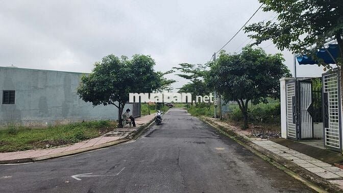 Góc 119m2 mặt tiền nhựa rộng 9m ngay trường  Quốc tế Trịnh Hoài Đức