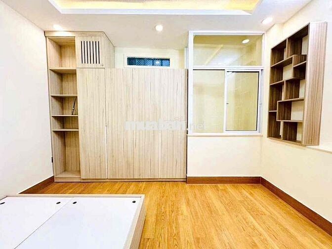 Giáp Phú Nhuận, Nhà ~50m2, 5 tầng 5PN, hẻm 6m, Nguyễn Văn Đậu, ở ngay